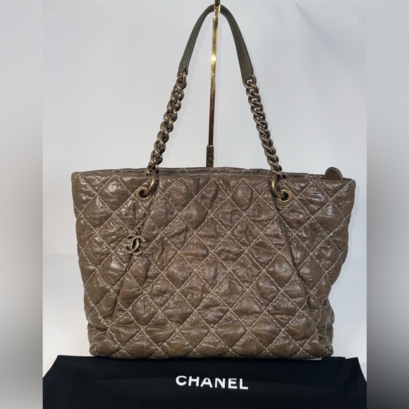 Authentic CHANEL Quilted Caviar Leather Tote - Picture 2 of 16